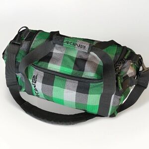 Dakine Medium Duffle Bag Green Plaid Side Pockets Versatile Backpack Travel